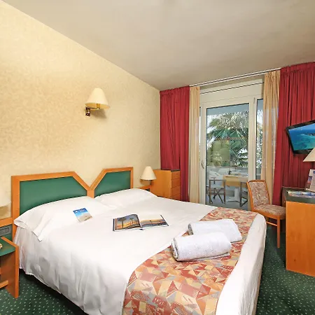 Nettuno 4* Μπαρντολίνο